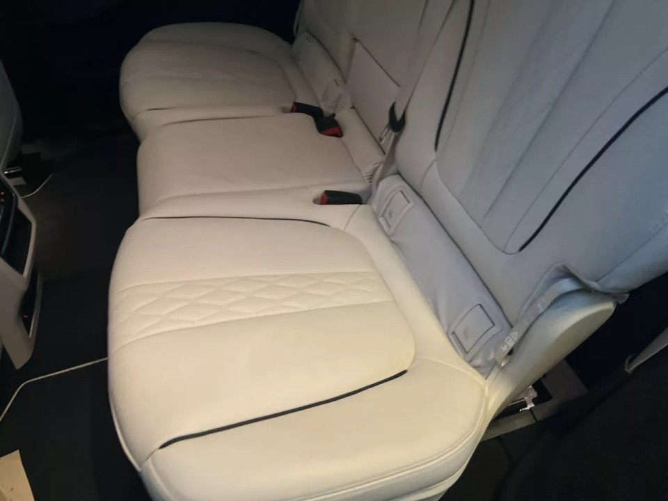 BMW X7 M50i - foto 11