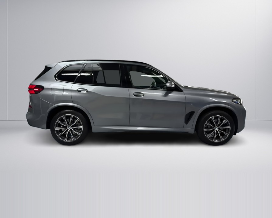 BMW X5 xDrive30d M-Sport (2)