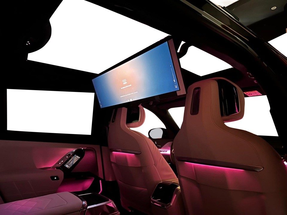 BMW Seria 7 740d xDrive M-Sport - foto 10