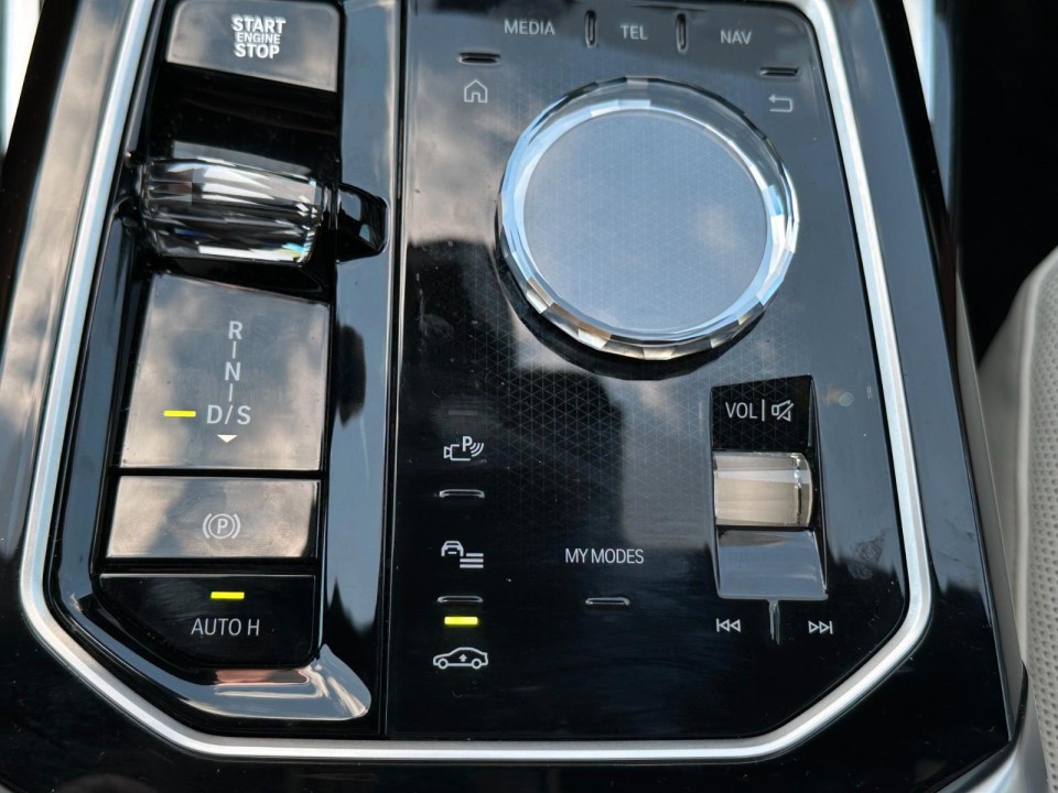 BMW Seria 7 740d xDrive M-Sport - foto 16