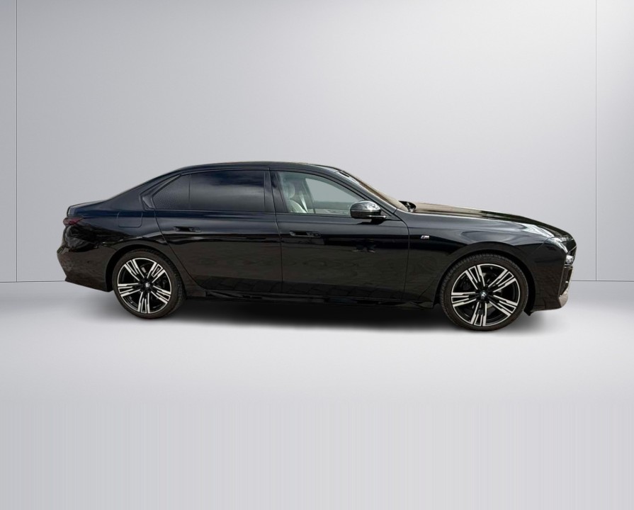 BMW Seria 7 740d xDrive M-Sport (4)