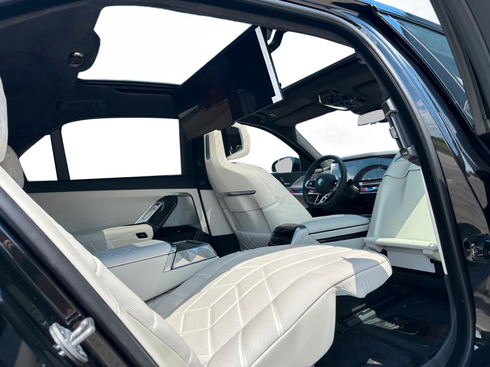 BMW Seria 7 740d xDrive M-Sport - foto 9