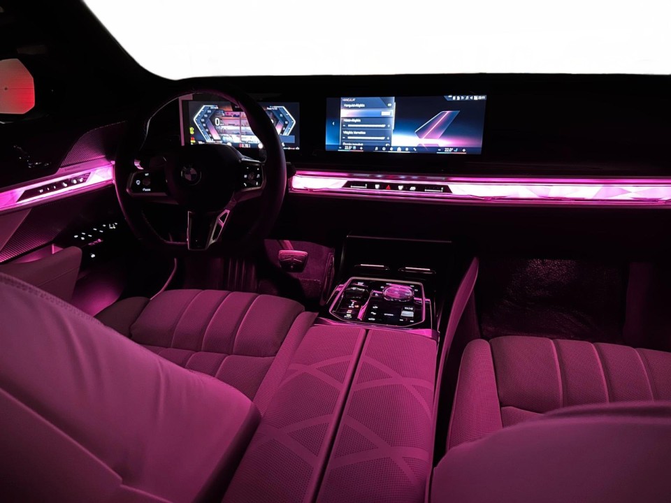 BMW Seria 7 740d xDrive M-Sport - foto 15