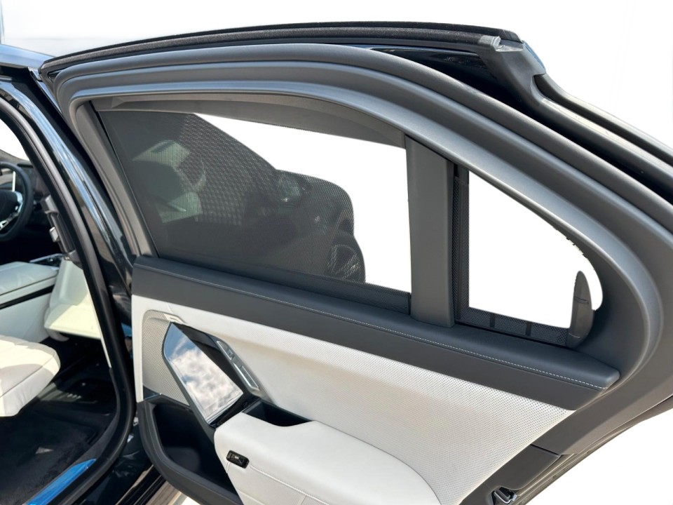 BMW Seria 7 740d xDrive M-Sport - foto 19