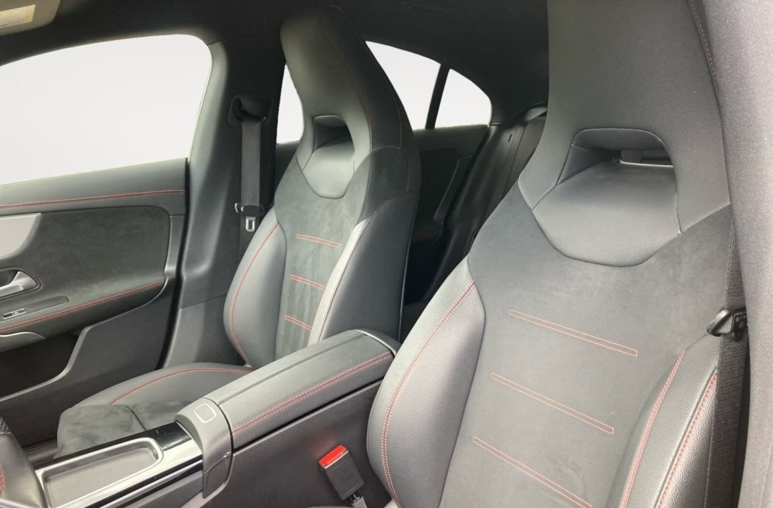 Mercedes-Benz CLA 250 4MATIC AMG Line - foto 22