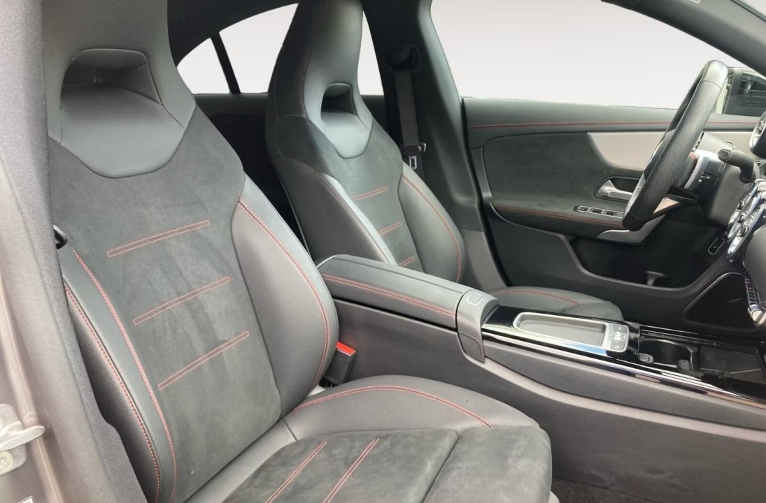 Mercedes-Benz CLA 250 4MATIC AMG Line - foto 11