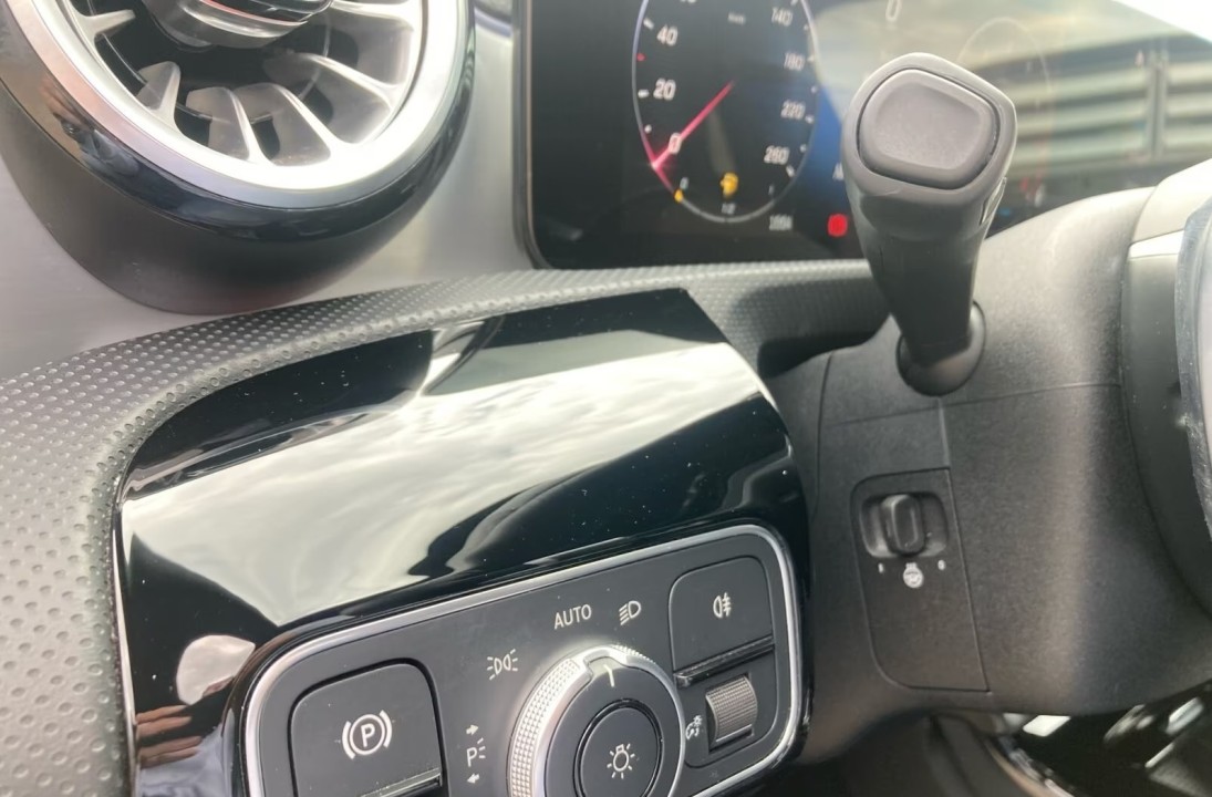 Mercedes-Benz CLA 250 4MATIC AMG Line - foto 12