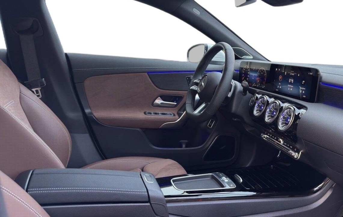 Mercedes-Benz CLA 250 4MATIC AMG Line - foto 12