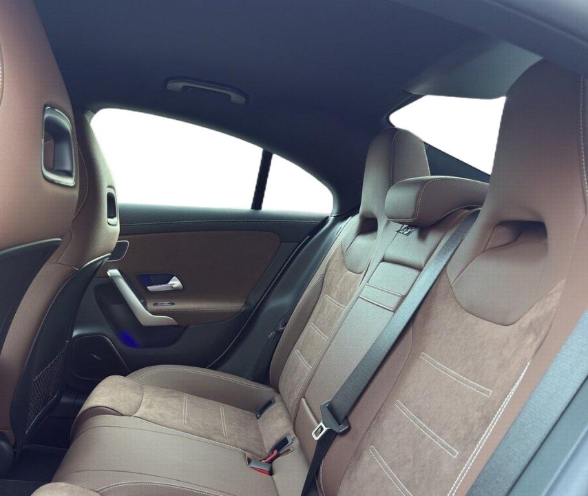 Mercedes-Benz CLA 250 4MATIC AMG Line - foto 10