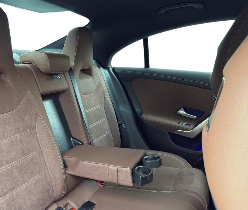 Mercedes-Benz CLA 250 4MATIC AMG Line - foto 11