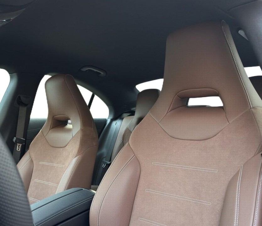 Mercedes-Benz CLA 250 4MATIC AMG Line - foto 9