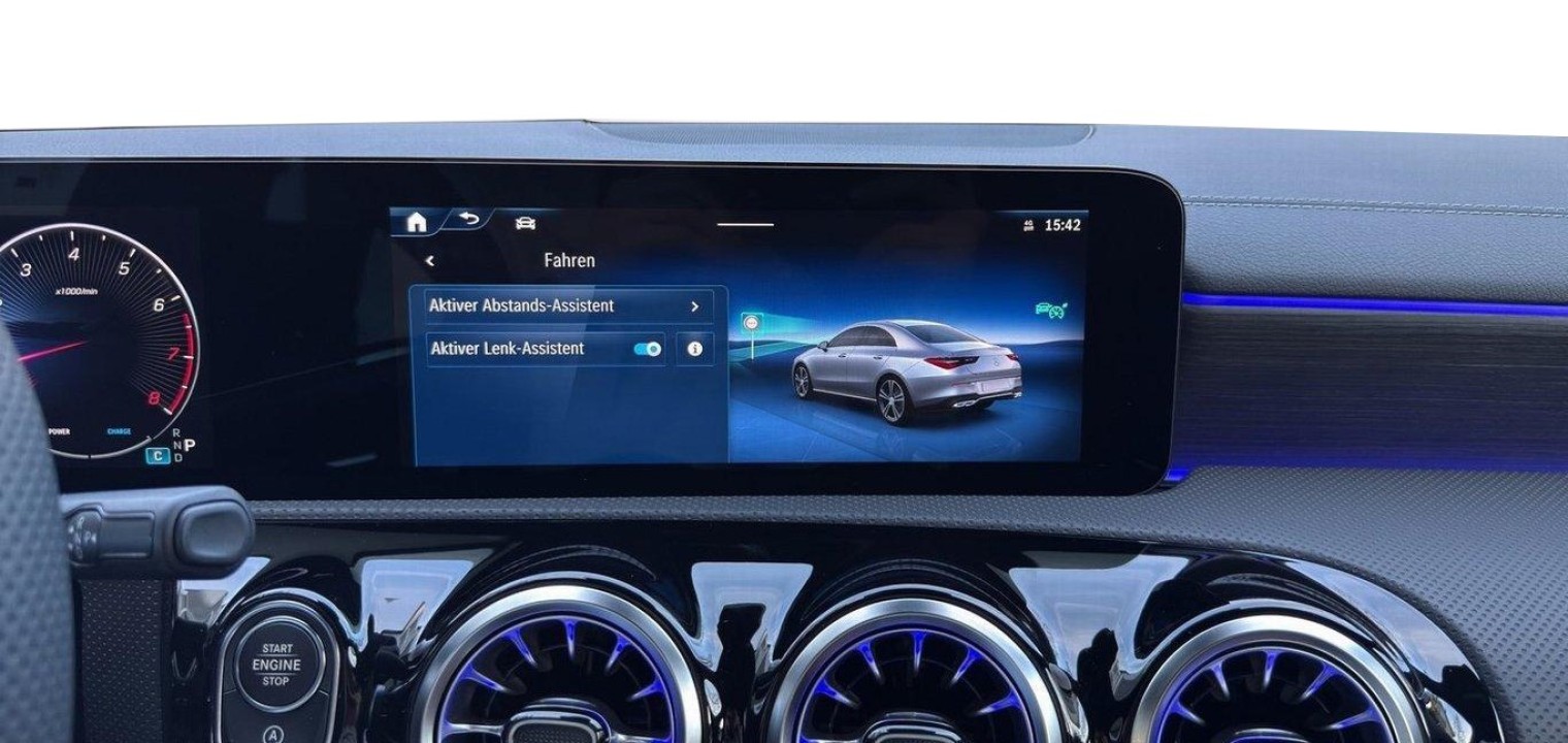 Mercedes-Benz CLA 250 4MATIC AMG Line - foto 18