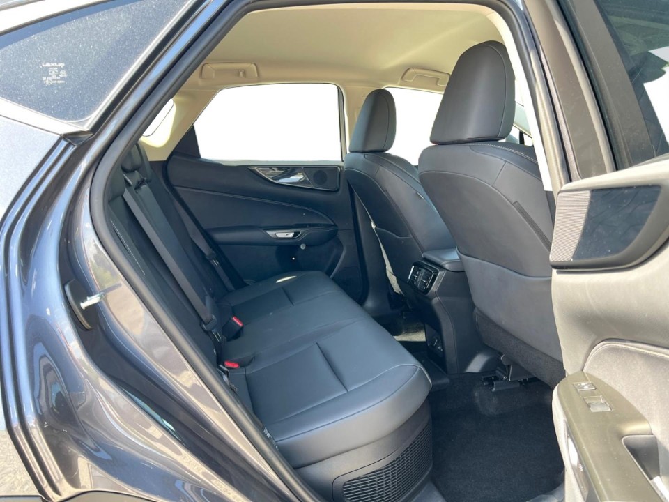 Lexus Seria NX 450h+ AWD Executive Line - foto 11