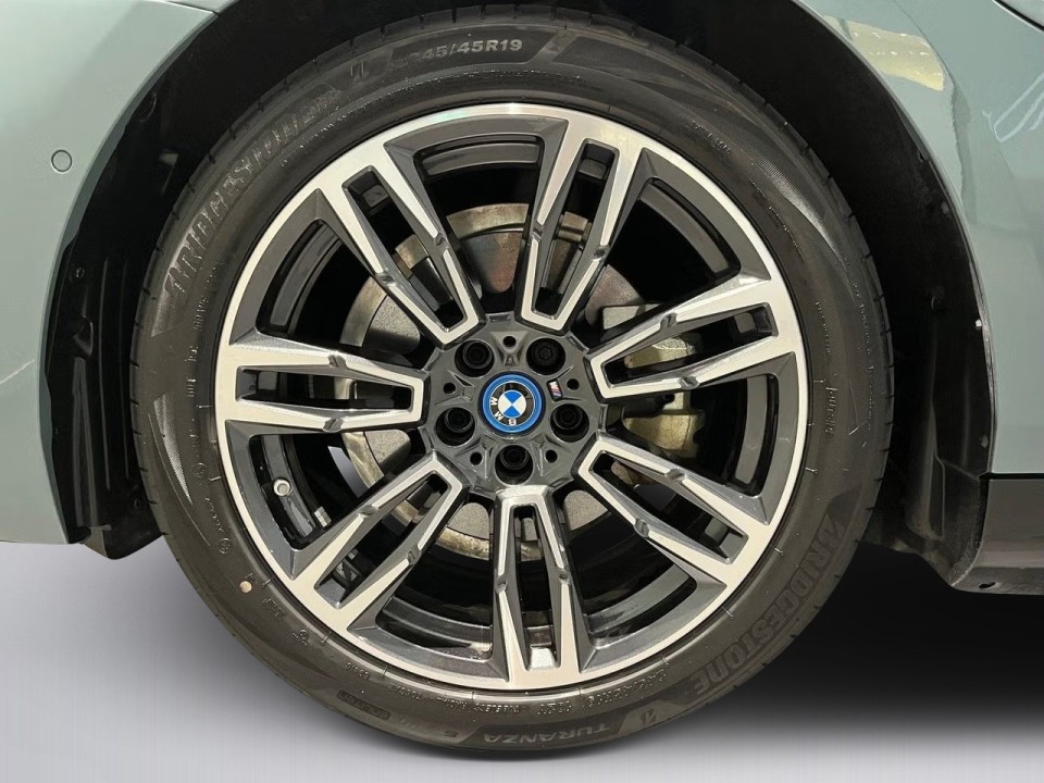 BMW Seria 5 530e xDrive M-Sport - foto 17