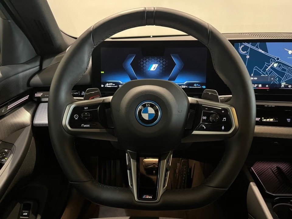 BMW Seria 5 530e xDrive M-Sport (5)