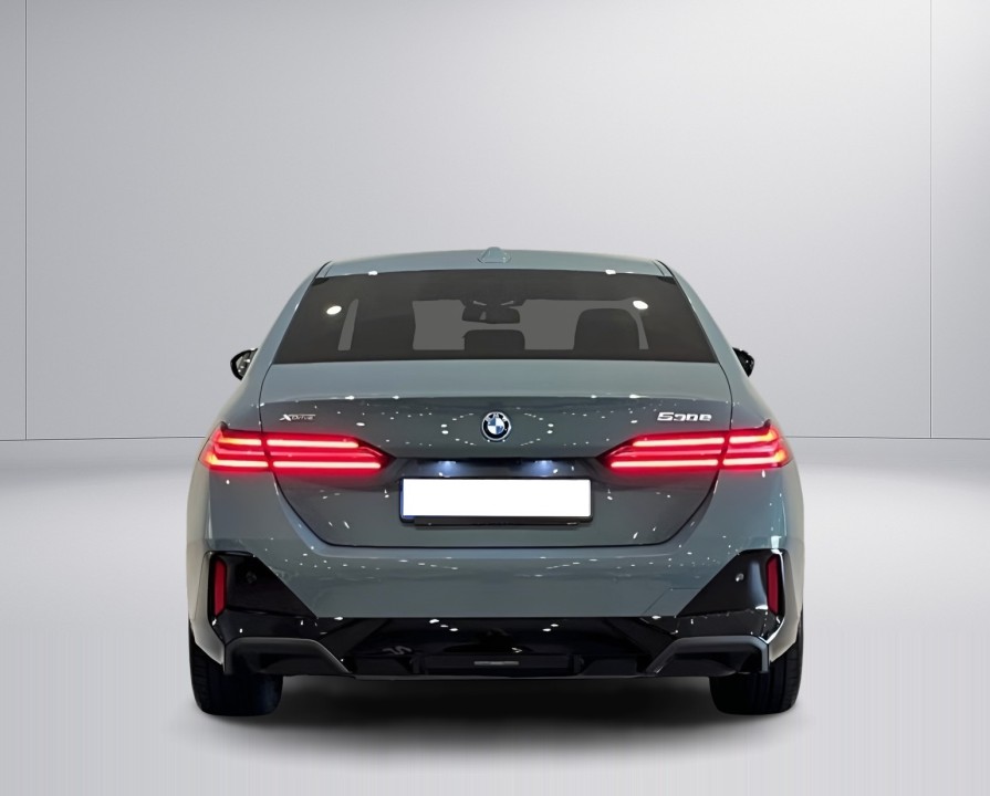 BMW Seria 5 530e xDrive M-Sport (4)