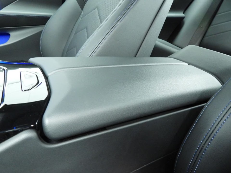 BMW Seria 5 530e M-Sport - foto 29