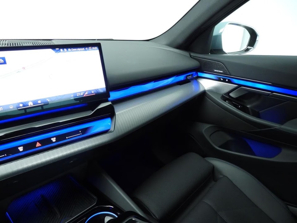 BMW Seria 5 530e M-Sport - foto 27