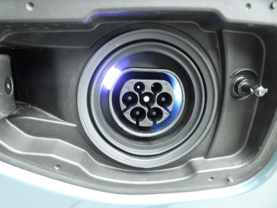 BMW Seria 5 530e M-Sport - foto 38