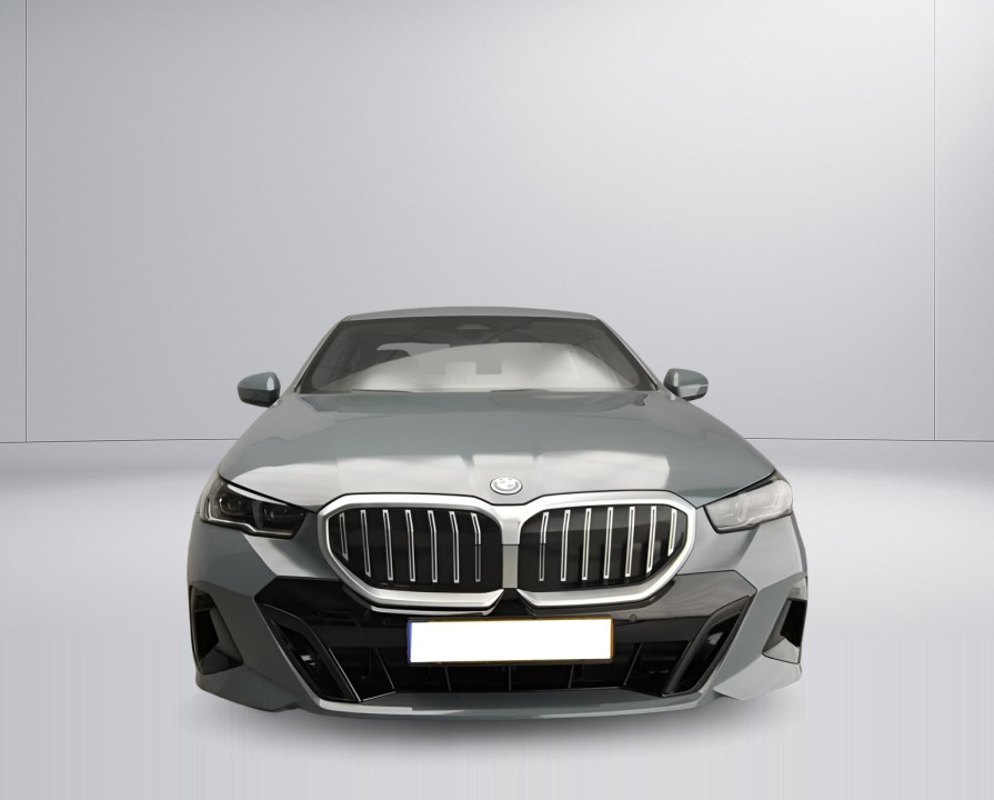 BMW Seria 5 530e M-Sport (2)