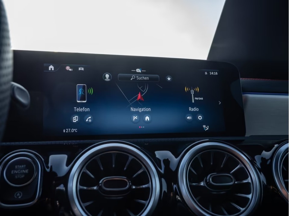 Mercedes-Benz CLA 250 4MATIC AMG Line - foto 13