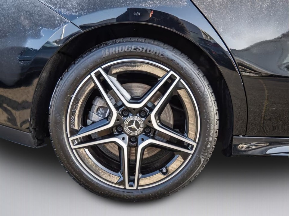 Mercedes-Benz CLA 250 4MATIC AMG Line - foto 21