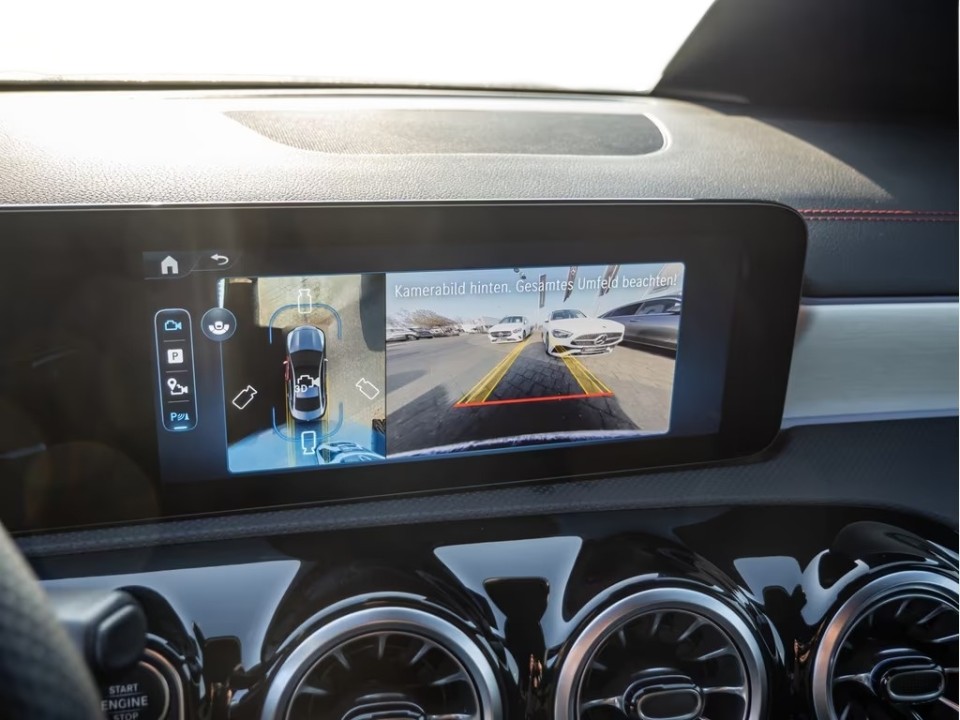 Mercedes-Benz CLA 250 4MATIC AMG Line - foto 14