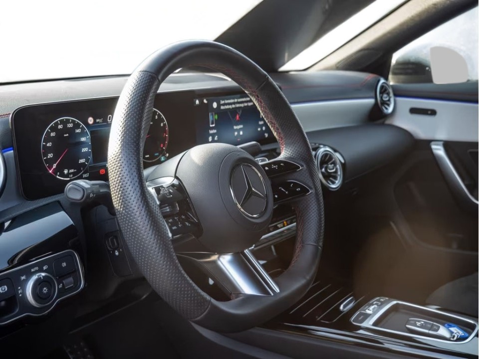 Mercedes-Benz CLA 250 4MATIC AMG Line (3)
