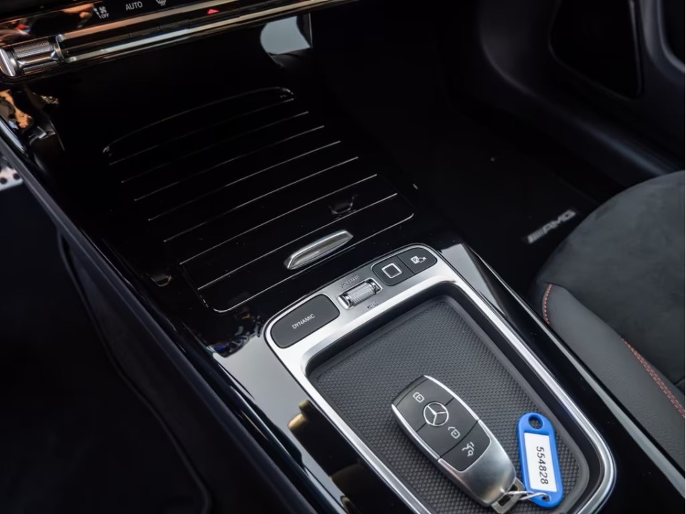 Mercedes-Benz CLA 250 4MATIC AMG Line - foto 11