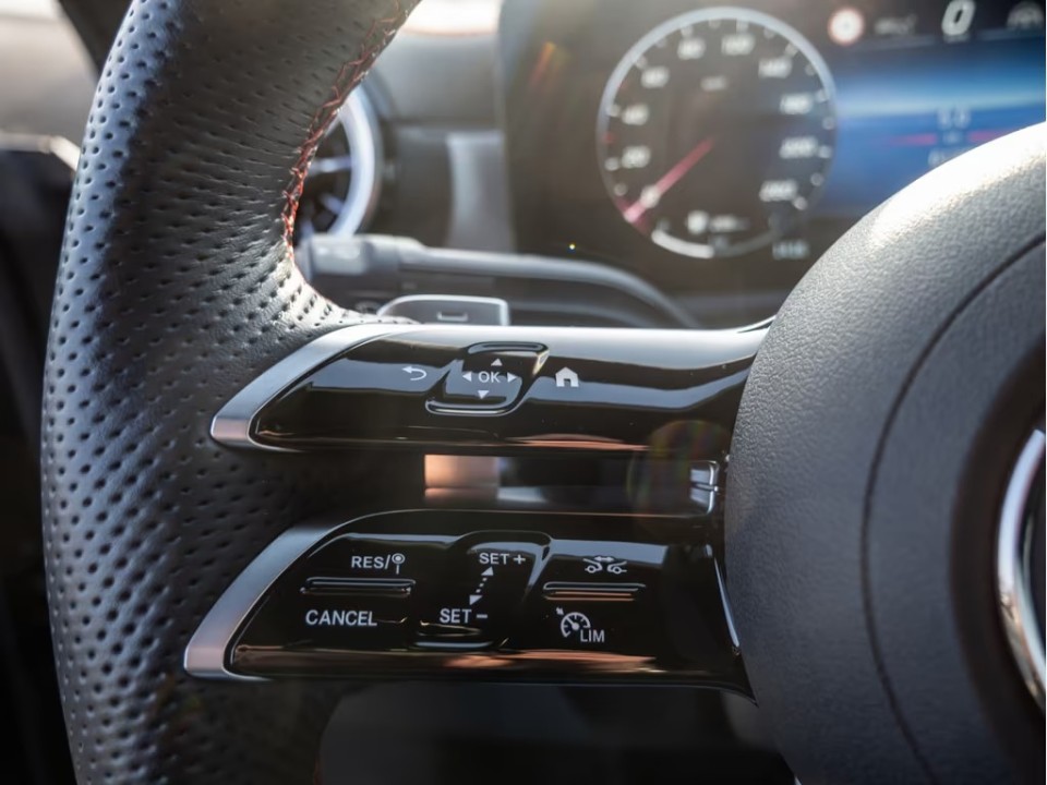 Mercedes-Benz CLA 250 4MATIC AMG Line - foto 7