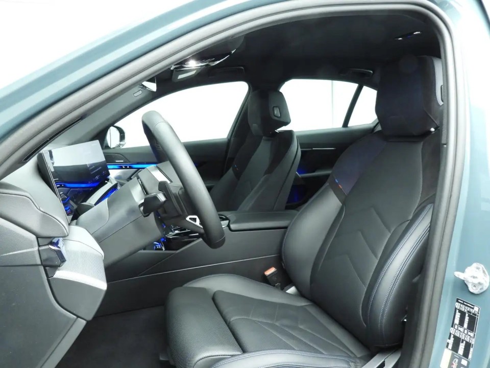 BMW Seria 5 530e M-Sport - foto 9