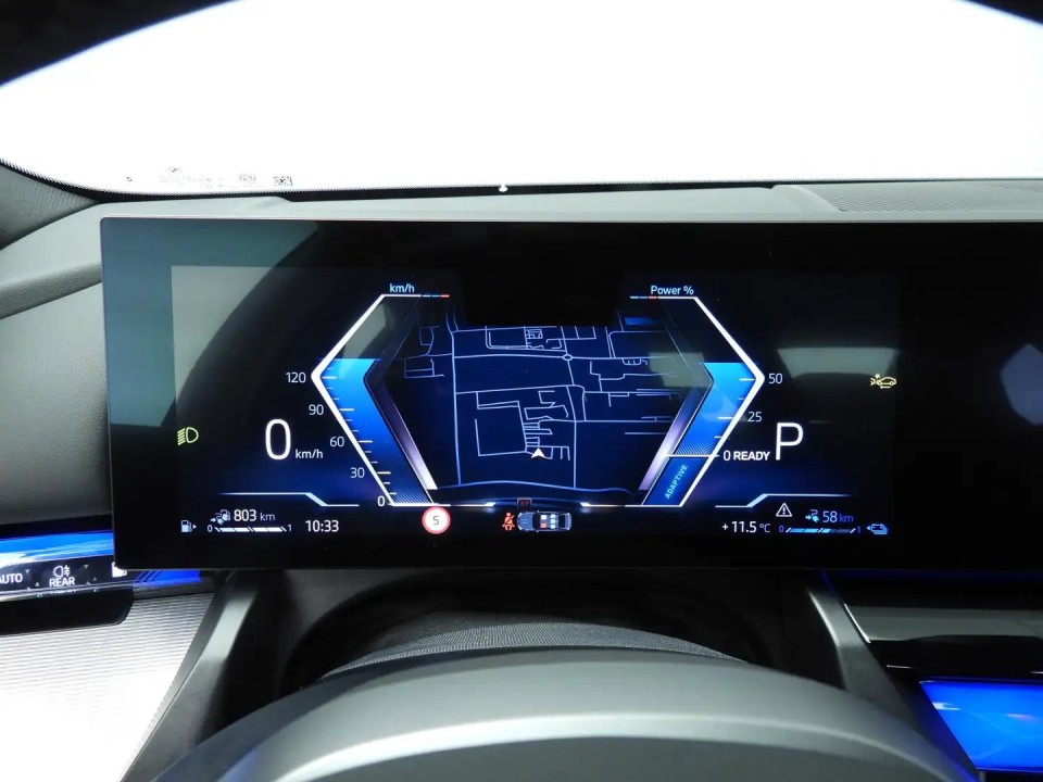 BMW Seria 5 530e M-Sport - foto 12