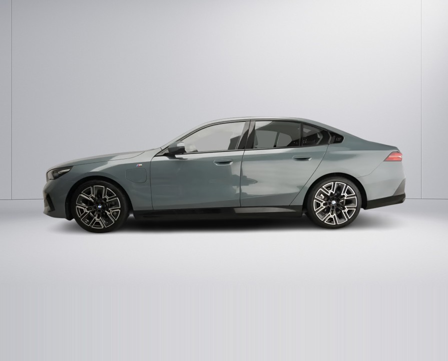 BMW Seria 5 530e M-Sport (5)