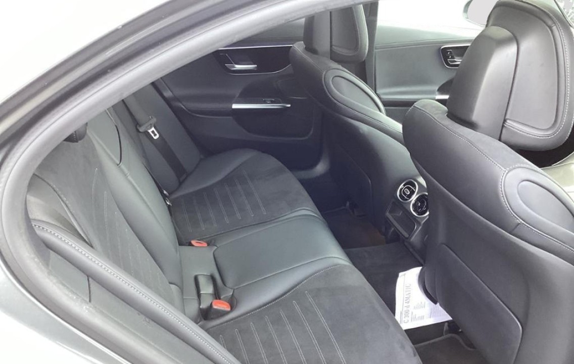 Mercedes-Benz C 300d 4MATIC AMG Line - foto 8