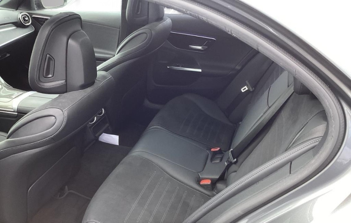 Mercedes-Benz C 300d 4MATIC AMG Line - foto 10