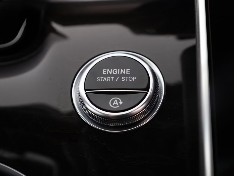 Mercedes-Benz C 200 4MATIC AMG Line - foto 12