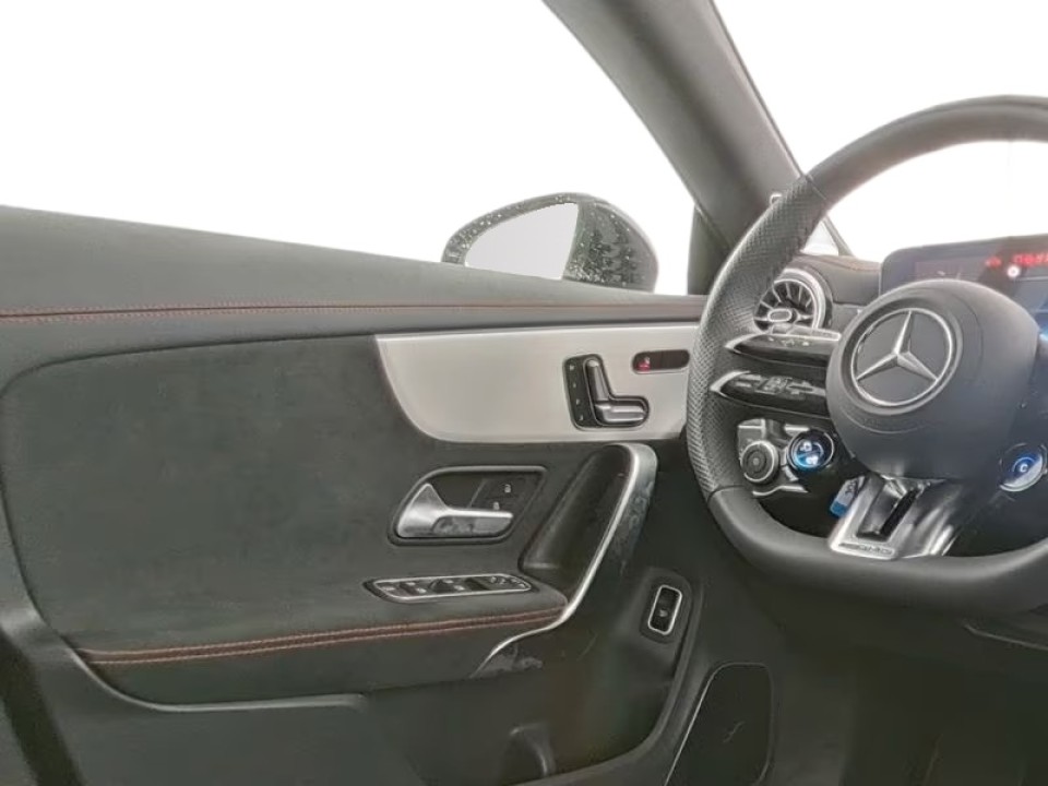 Mercedes-Benz CLA AMG 35 4MATIC - foto 6