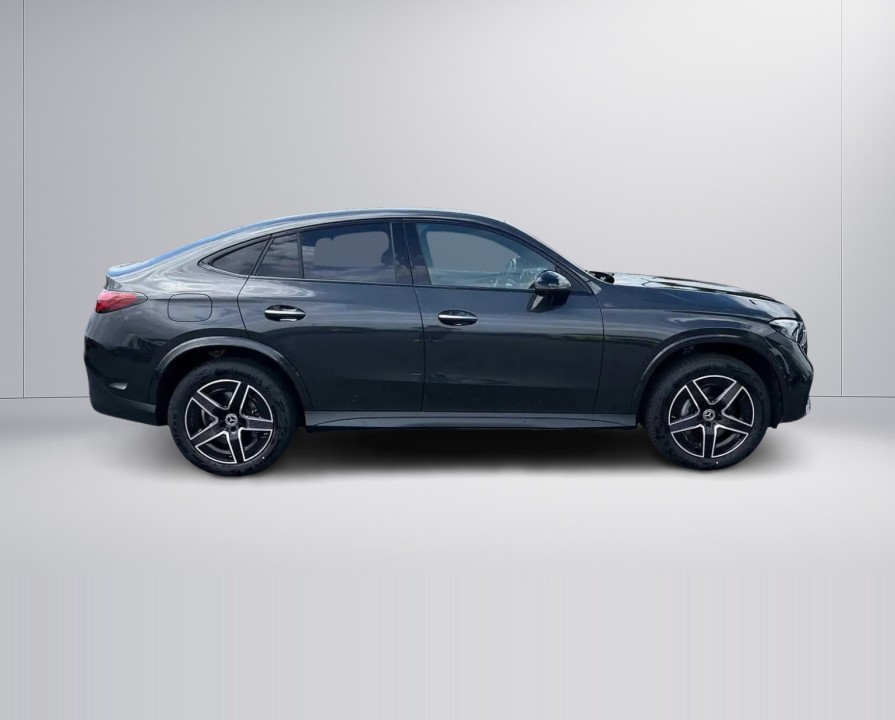 Mercedes-Benz GLC Coupé Mercedes-Benz GLC Coupe 300e 4MATIC AMG Line (2)