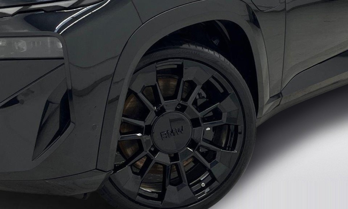 BMW XM 50e - foto 11