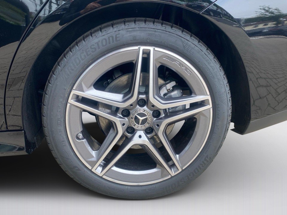 Mercedes-Benz CLA 220 4MATIC AMG Line - foto 12