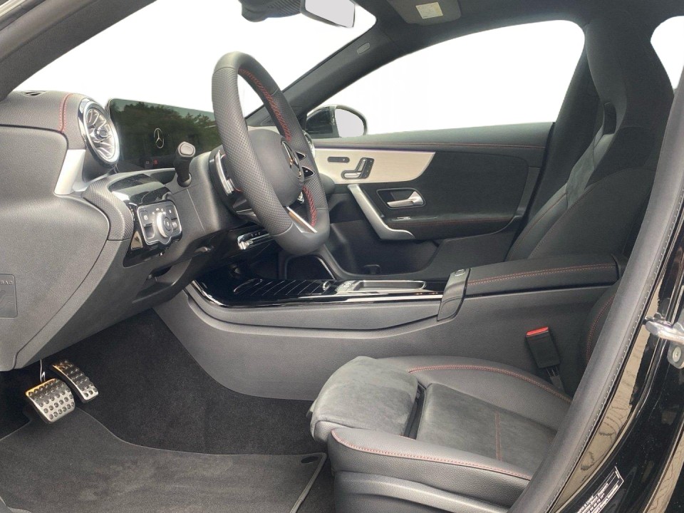 Mercedes-Benz CLA 220 4MATIC AMG Line (5)