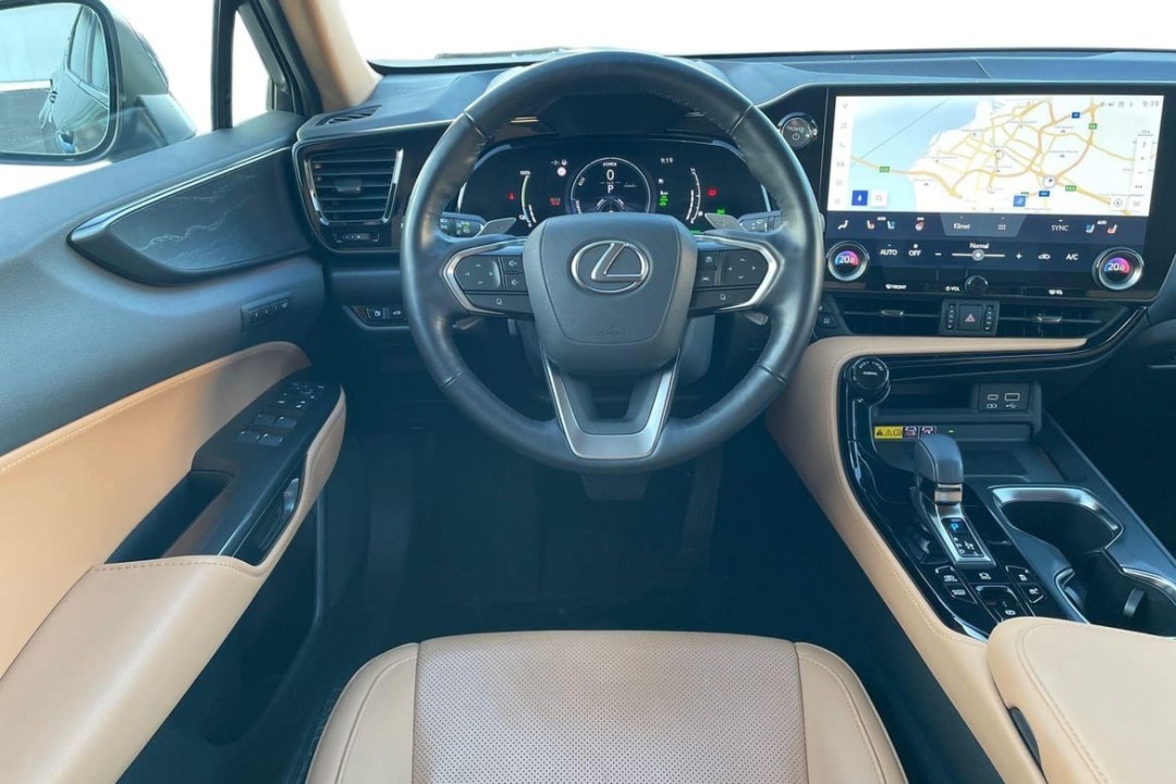 Lexus Seria NX 450h+ AWD Luxury - foto 9