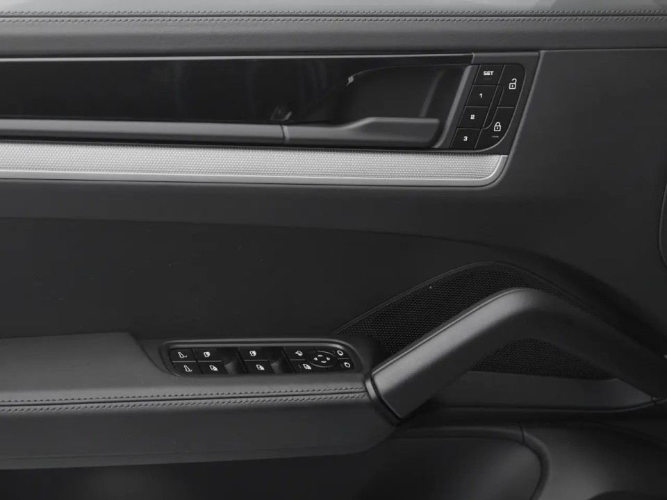 Porsche Cayenne - foto 19