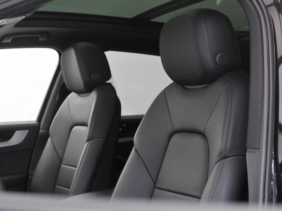 Porsche Cayenne - foto 16