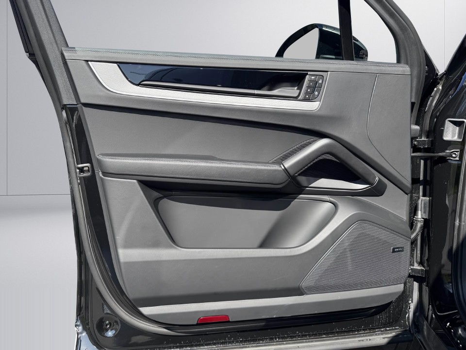 Porsche Cayenne - foto 16