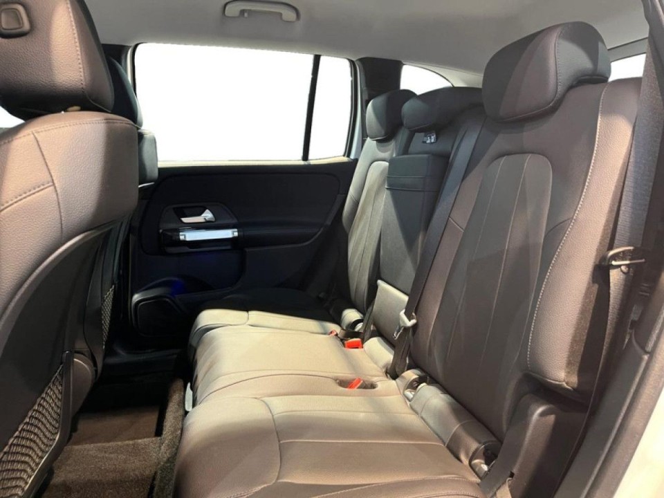 Mercedes-Benz GLB 200d 4MATIC (4)