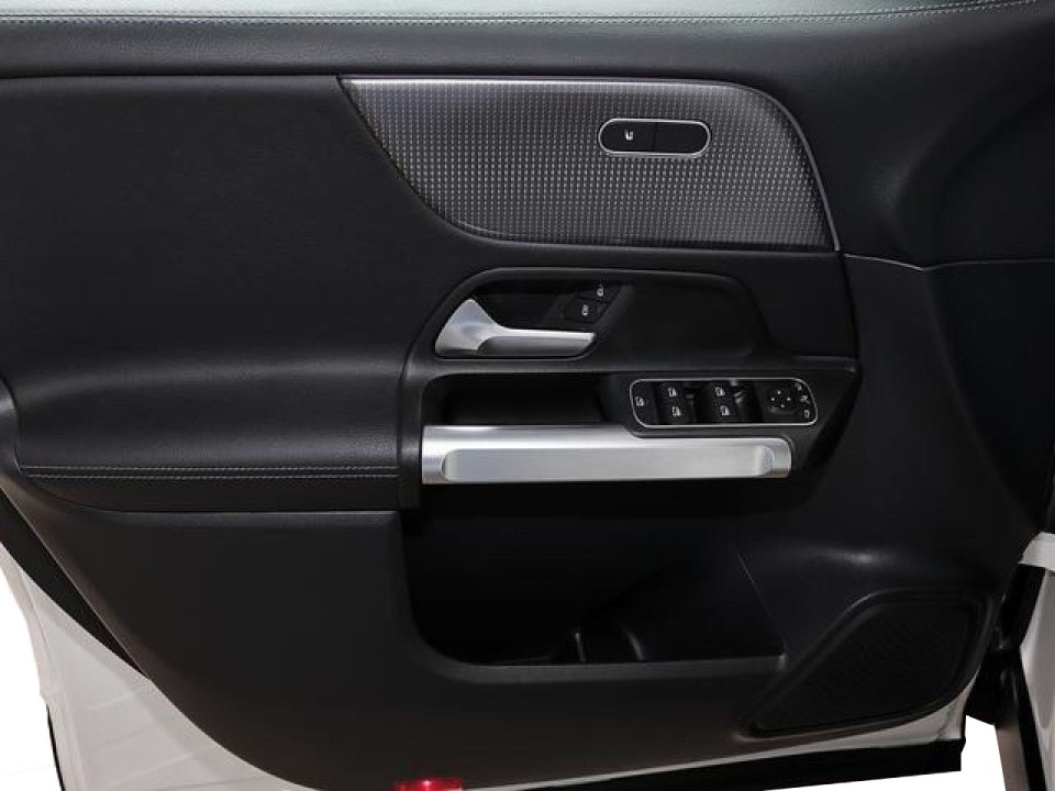 Mercedes-Benz GLB 220d - foto 15