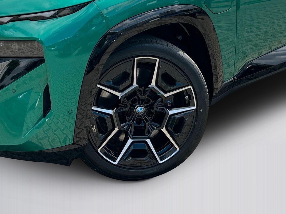 BMW XM 50e - foto 17