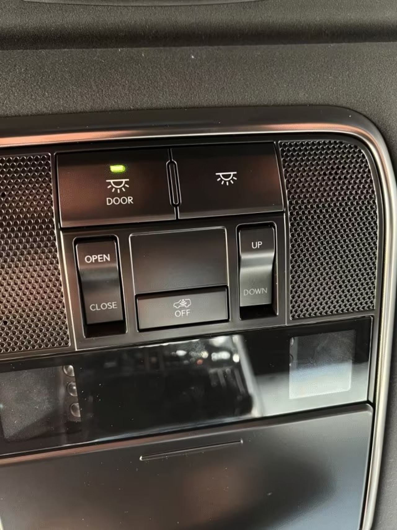 Lexus Seria LX 600 Black Edition - foto 19