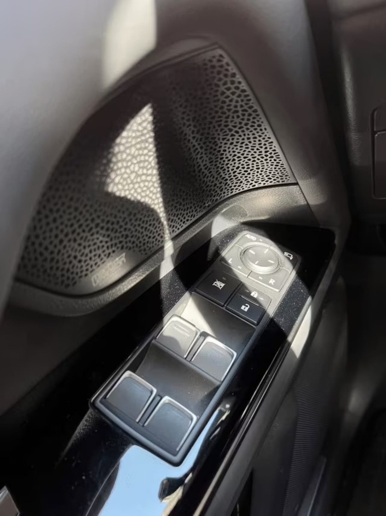 Lexus Seria LX 600 Black Edition - foto 31